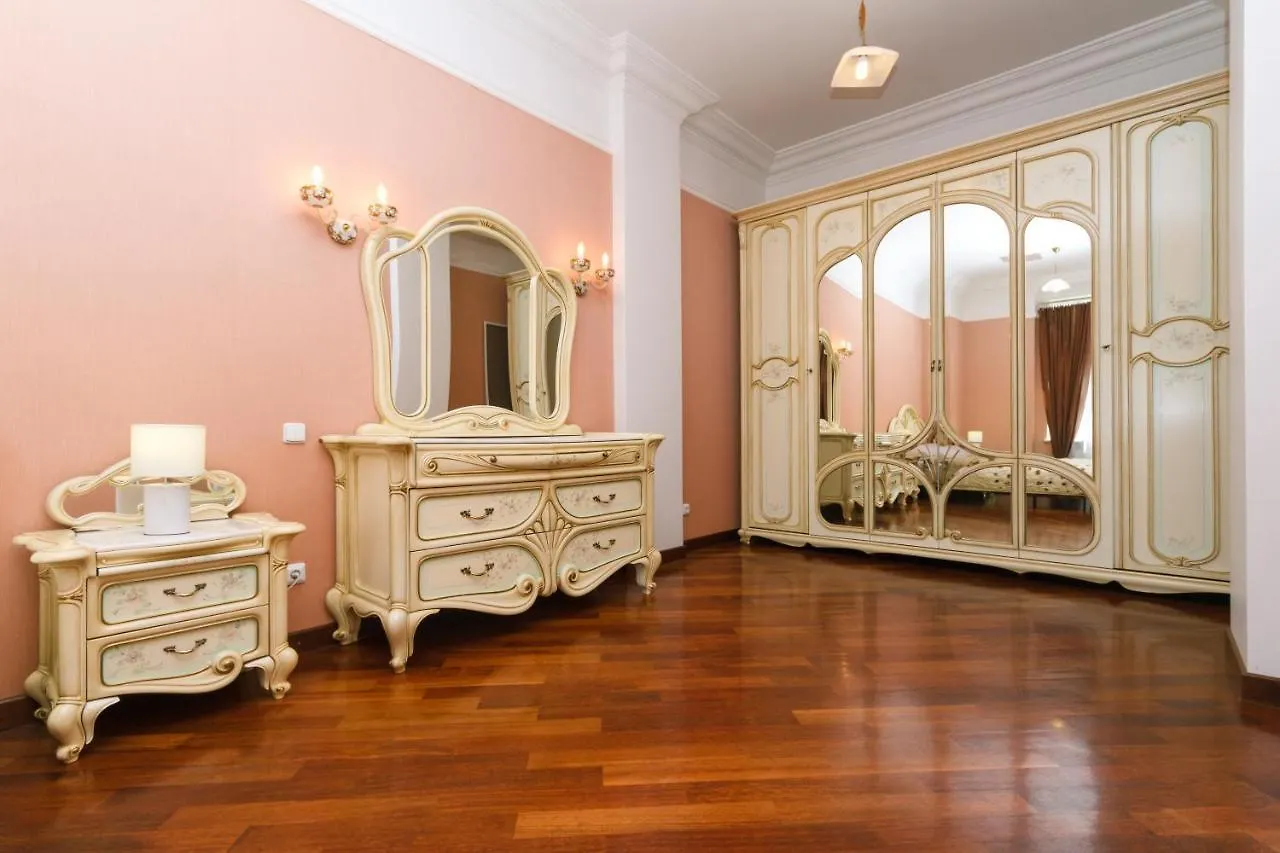Apartment Просторные Апартаменты С Красивым Видом, Крещатик 25 Ukraine