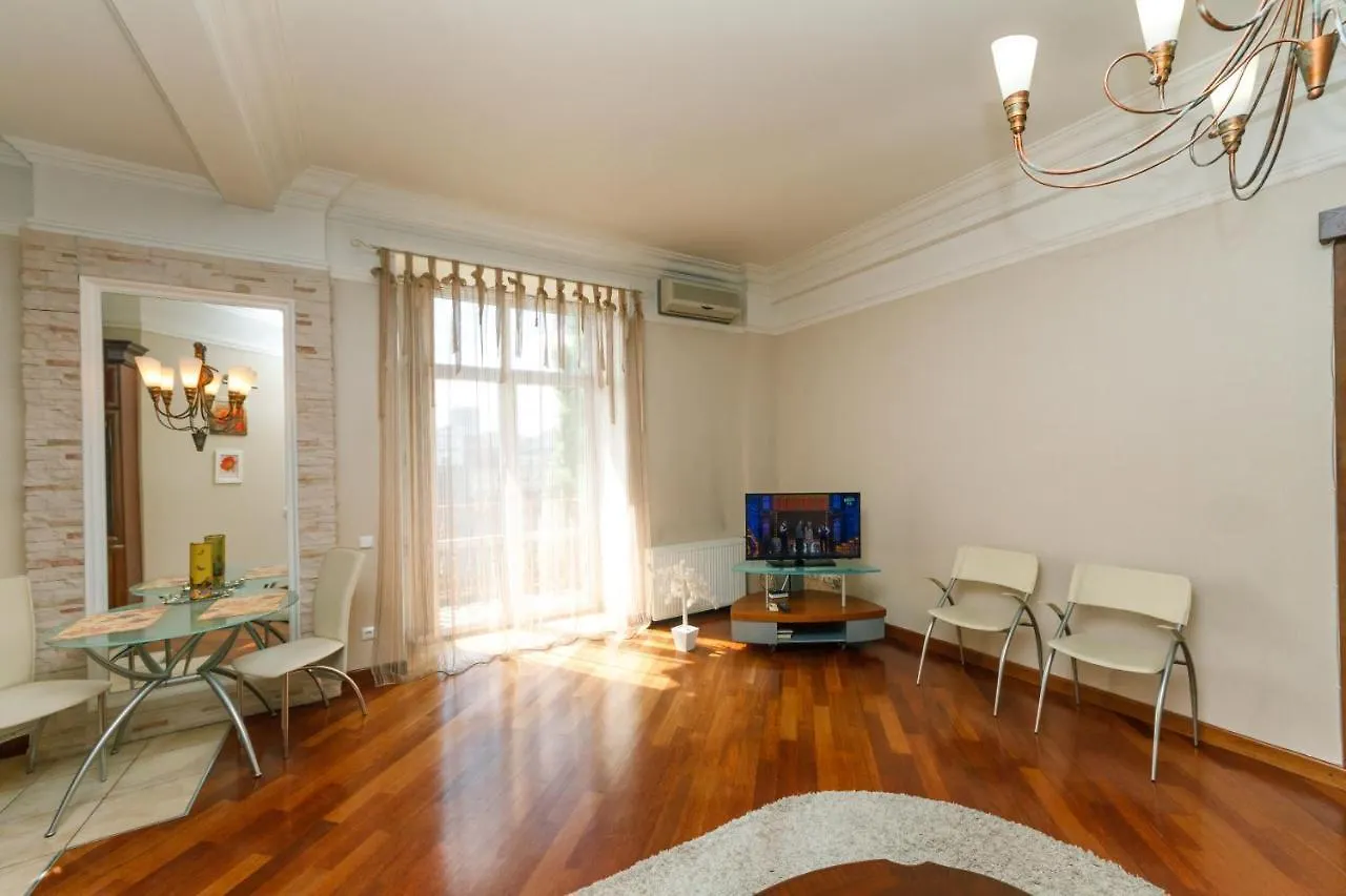 Просторные Апартаменты С Красивым Видом, Крещатик 25 0*, Kyiv